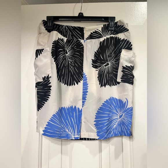 Anthropologie Floral 100% Silk Mini Skirt Size Medium - Picture 5 of 8